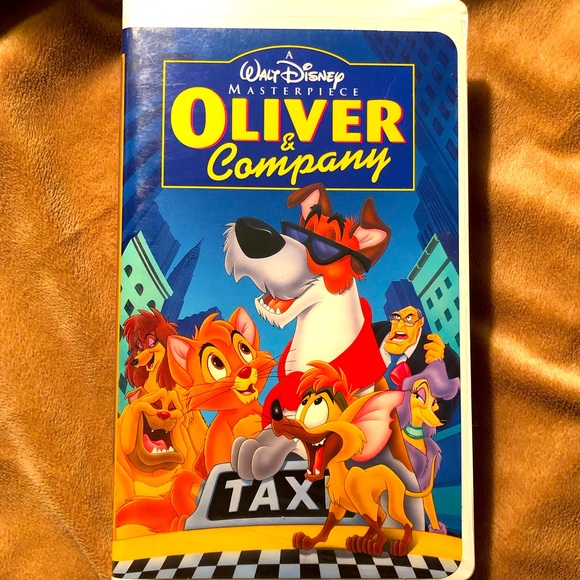 ✨10 for $15✨ Oliver and Company (VHS,1996) Disney’s Masterpiece